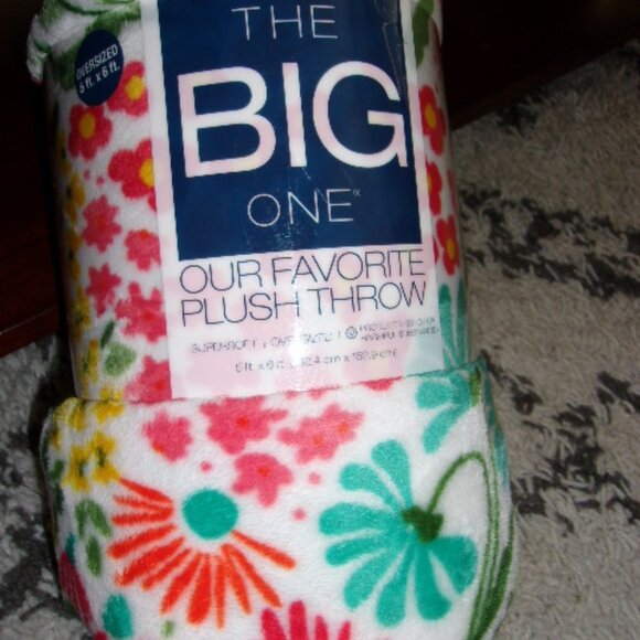 The Big One | Bedding | The Big One Oversized Supersoft Plush Throw ...